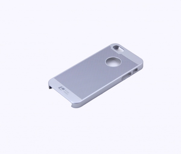 Пластиковый чехол для iPhone 5 и iPhone 5s с перфорацией серебристый